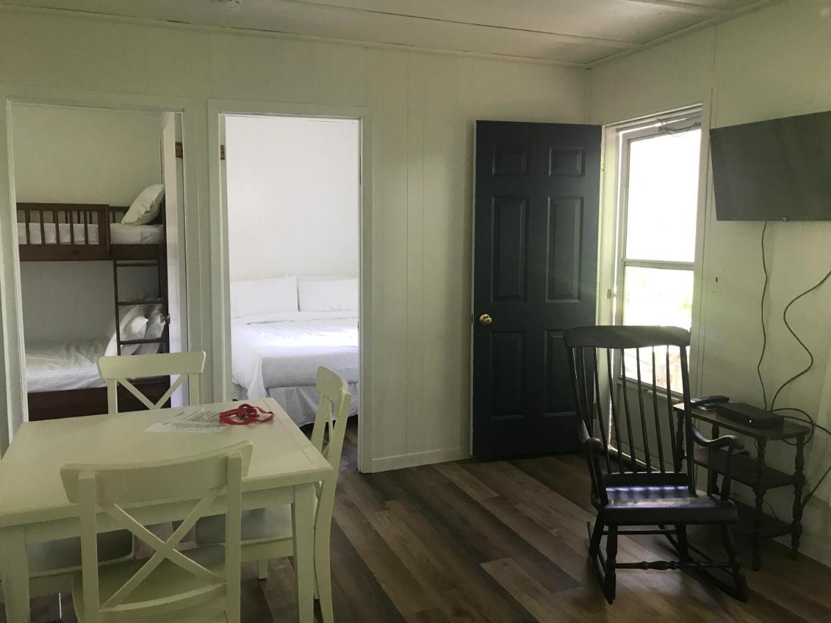 Beachside On Lake Muskoka Порт Карлинг Екстериор снимка