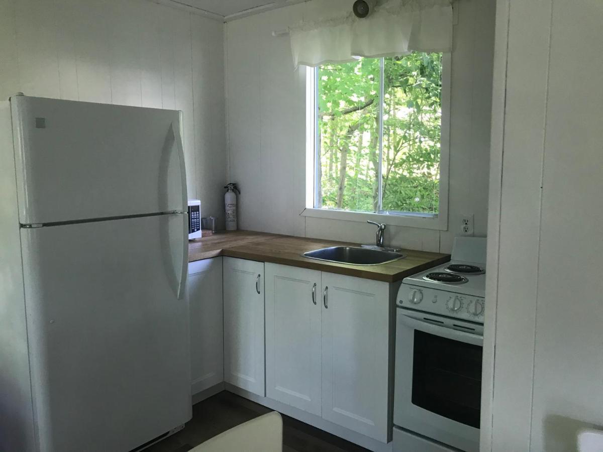 Beachside On Lake Muskoka Порт Карлинг Екстериор снимка