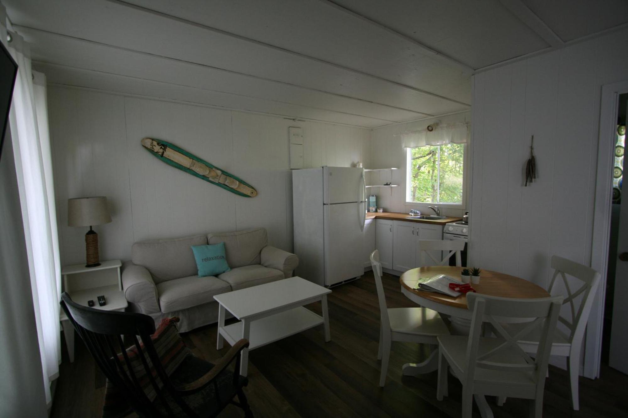 Beachside On Lake Muskoka Порт Карлинг Екстериор снимка