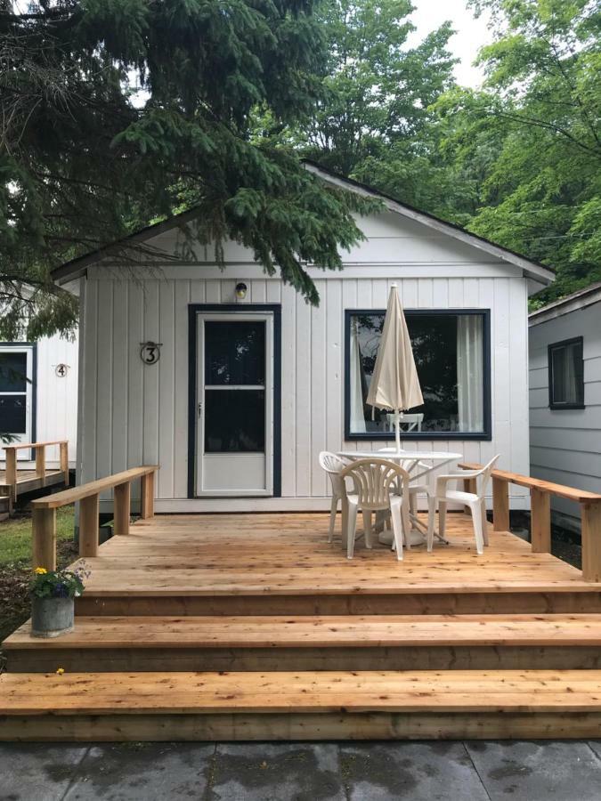 Beachside On Lake Muskoka Порт Карлинг Екстериор снимка