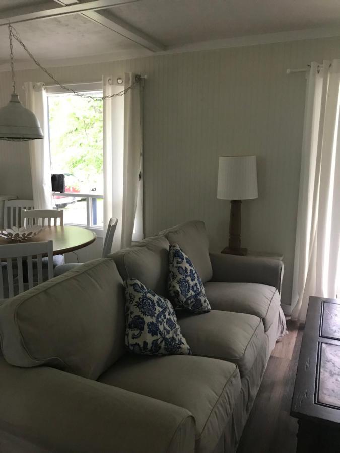 Beachside On Lake Muskoka Порт Карлинг Екстериор снимка